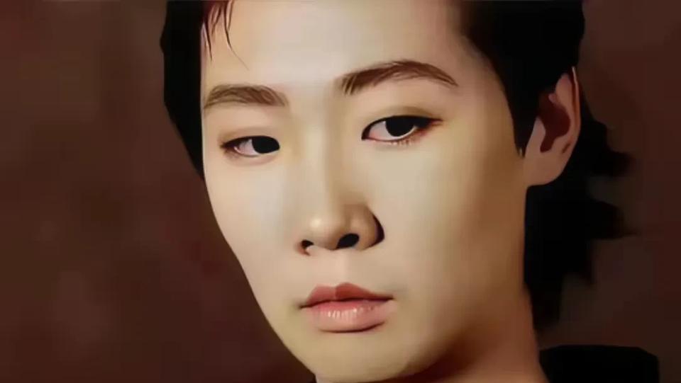 难道高端奢侈品都是这样拍照的？
好好的一个曼昱，
非要把她拍成谍战特务，
不知道