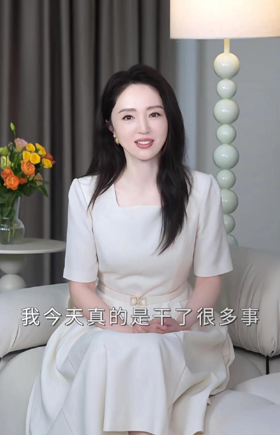 果不其然，
这个七夕节董璇不出意外的又更新动态了，只不过这次不是秀恩爱，也不是陪