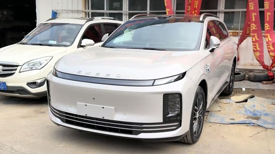 星途全新SUV现身，长近5米，理想同款内饰，纯电版最高726km续航