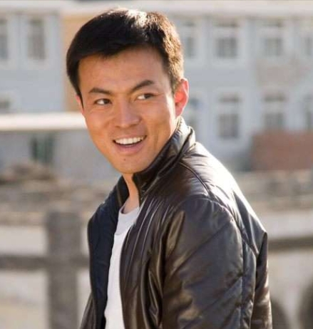 2021年，导演筹拍《狂飙》，找到了林家川饰演剧中的唐小龙，可没想到，拍到一半时