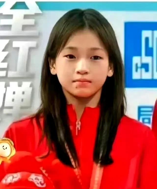 全红婵这择校路跟坐过山车似的！本以为能直接被清华北大保送去读研究生，结果人家最后