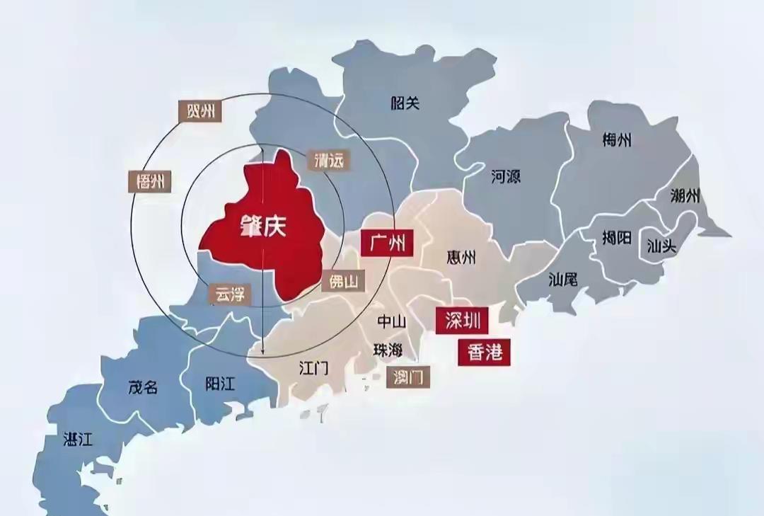 肇庆划归珠三角，很多人想不通，毕竟他离珠三角核心区那么远！
特别是他的的左邻（云