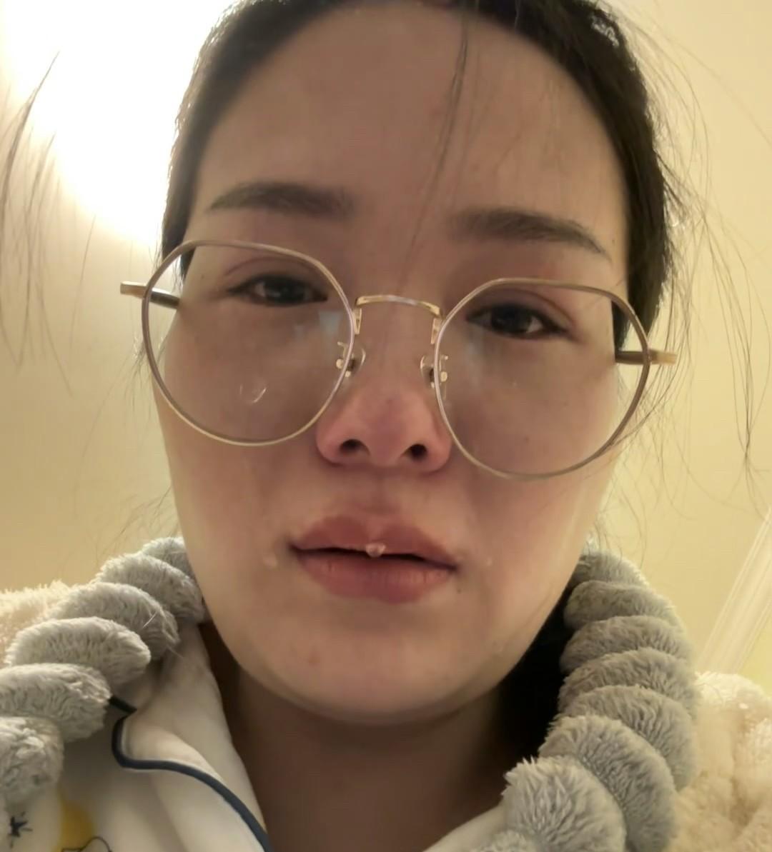 婆婆生病住院，要我去伺候。



疲惫的一天结束，我刚进家门，还没来得及喘口气，