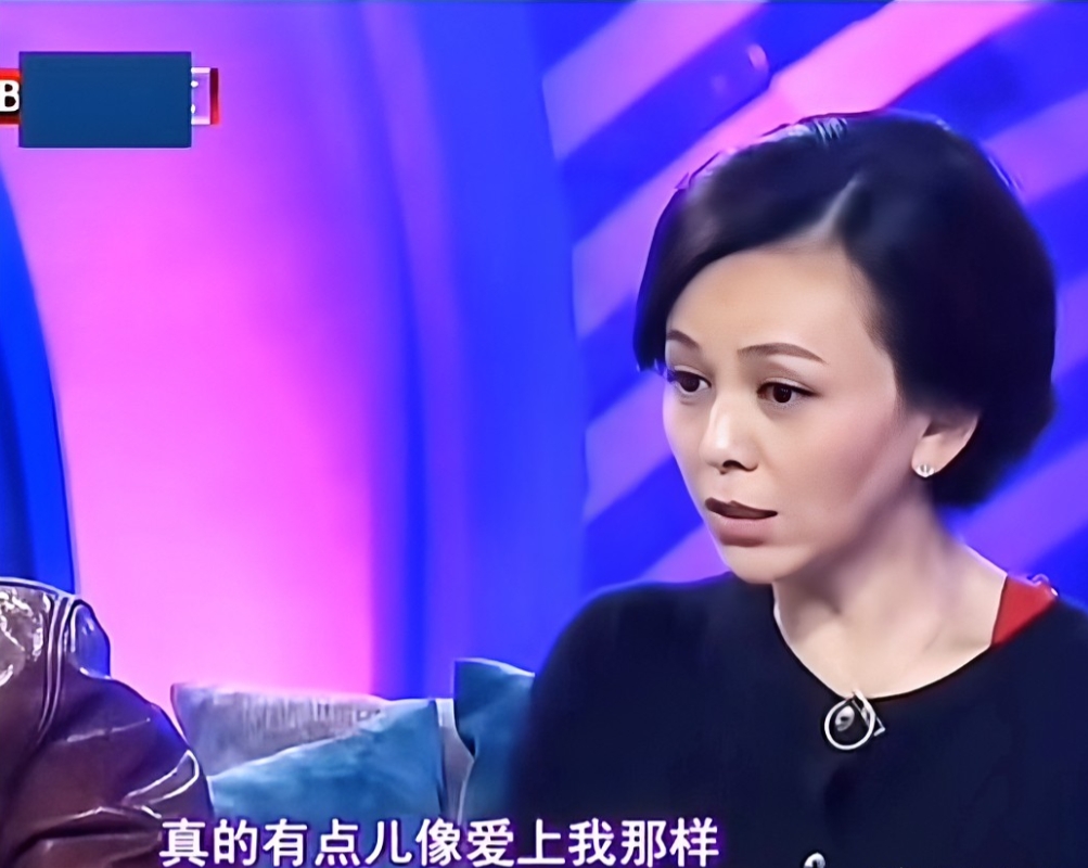 演员王琳说：“有一次拍戏的时候，我们一帮人去动物园观察猩猩的生活状态，我当时趴在