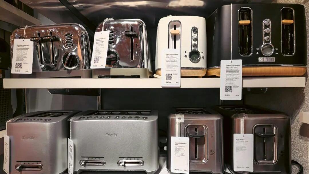 没人逛的家电大卖场，等来救兵