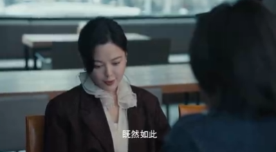 法庭上逻辑清晰无懈可击，生活里却有柔软可爱的一面。这种多面性的演绎，让角色更加立