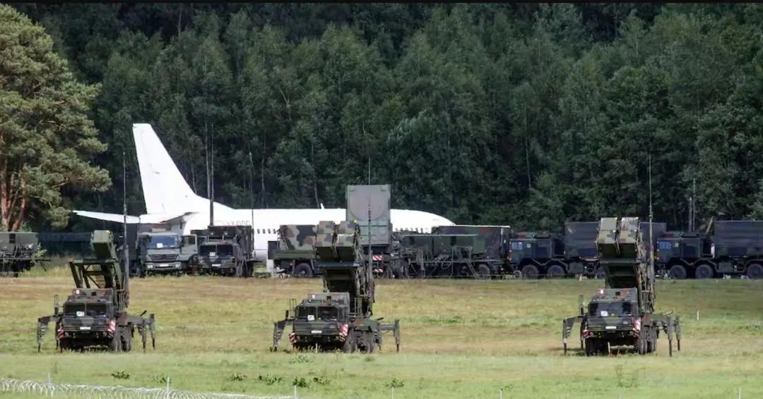 美国打算捐献给乌克兰的5套爱国者导弹系统，这时候瑞士为他进行了买单。本来这5套系