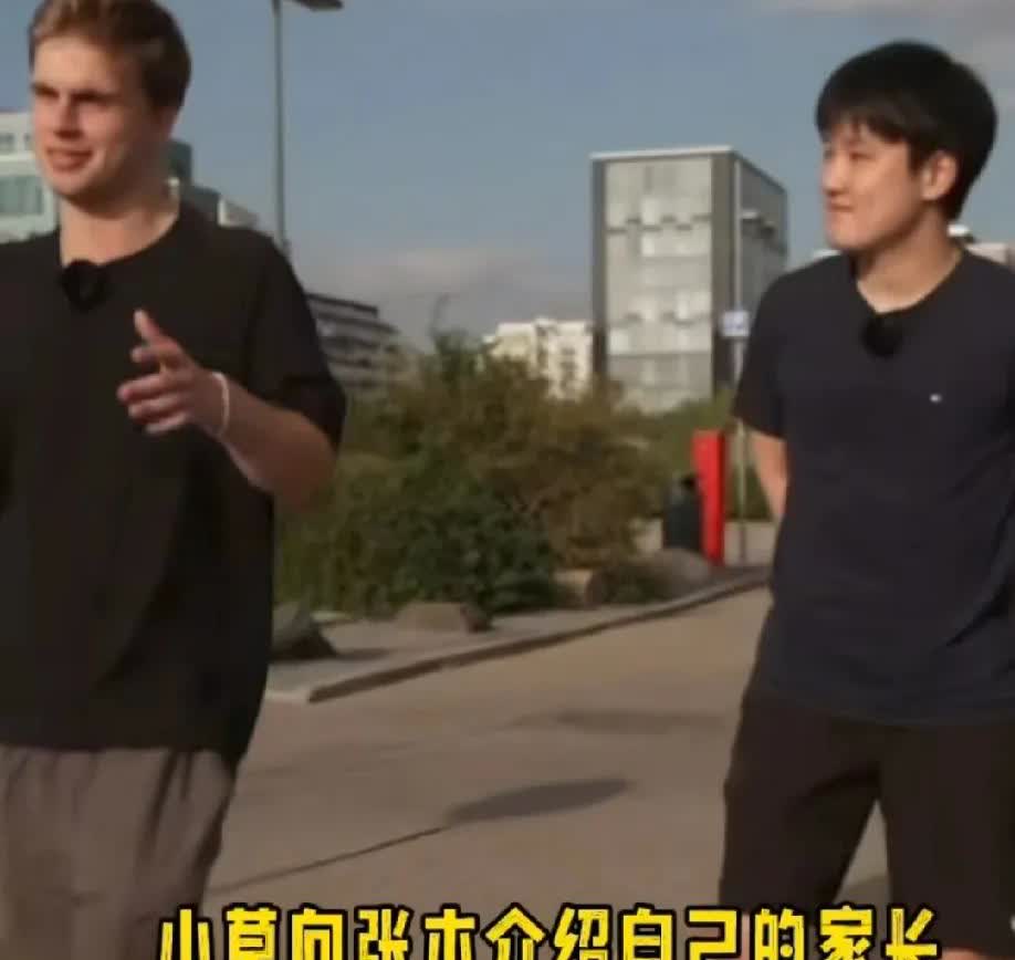 笑不活了
莫雷加德在瑞典请张本智和吃寿司

别人请远道而来的朋友
都是吃