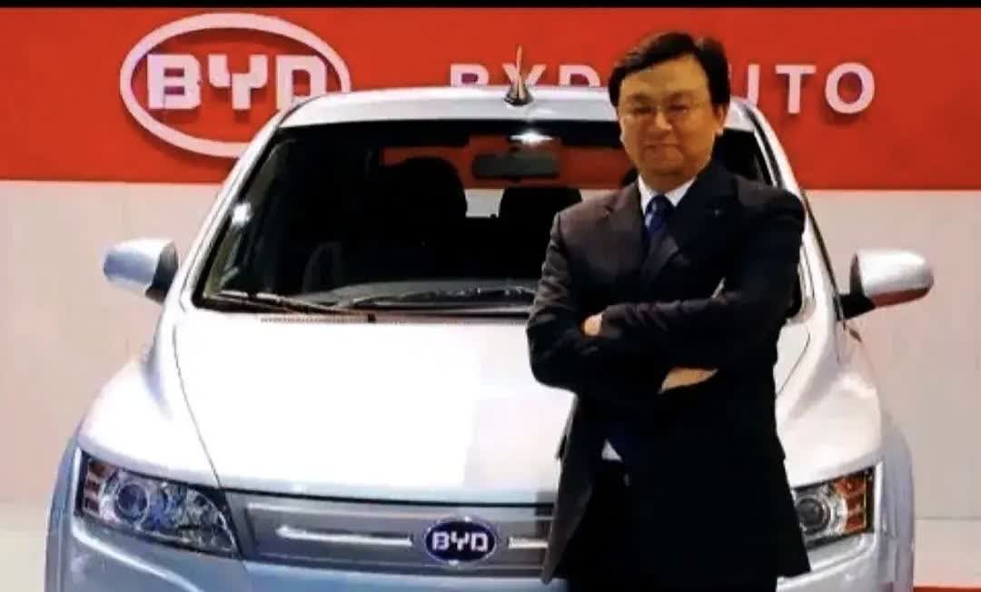 当初卖燃油车的时候，你们风光无限，销量各种霸榜，比亚迪不是垫底就是在垫底的路上，
