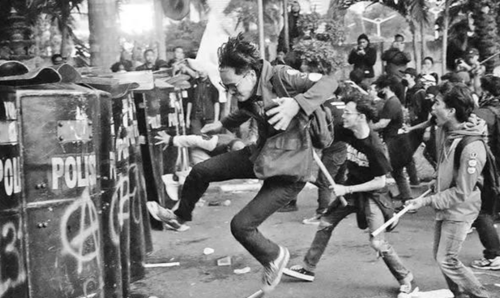 印尼人终于想明白了。印尼“30年一轮回”，以前两次出问题，首先就把气出在华人身上