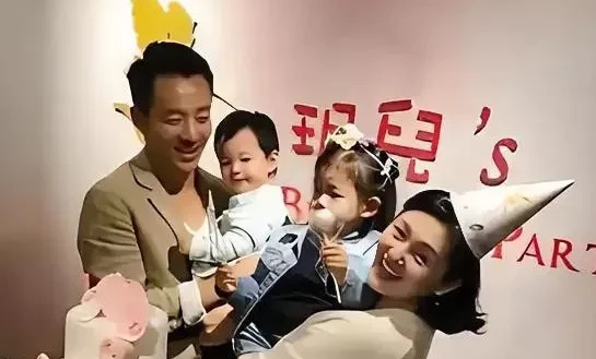 大S葬礼儿女缺席引热议











你敢信？大S的葬礼上，她的儿女竟然