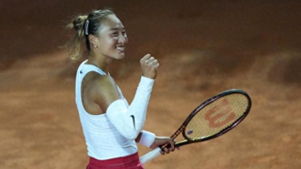 从六连败到首胜，郑钦文如何翻越萨巴伦卡这座高山？