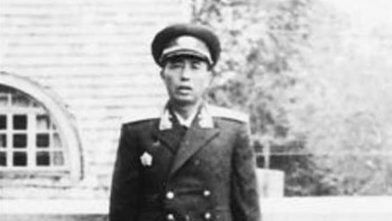 1930年儿子撒谎参军，多年后成为司令，母亲：你还认我这个娘吗？