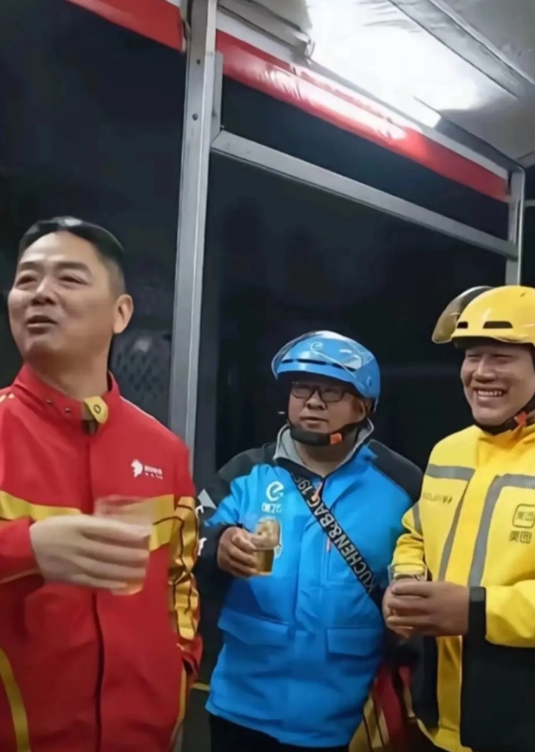 京东外卖可能要扛不住了！
不知道有没有人发现，京东快补贴不起了，于是只能把配送费