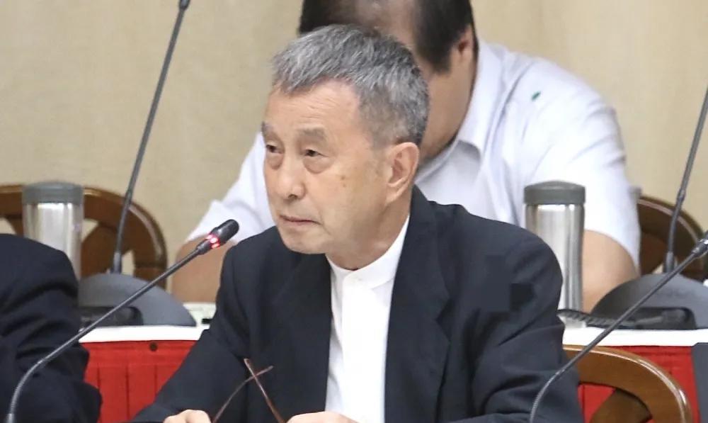 童子贤和徐重文力挺民进党发起的大罢免，台湾重量级法律学者怒批二人是不良商人、笨蛋
