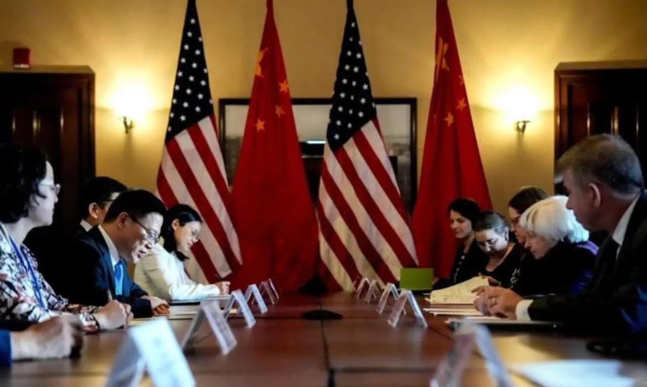 美国面临的危机，似乎比2008金融危机还要大！此刻美国各界高层，呼吁中国再救一次