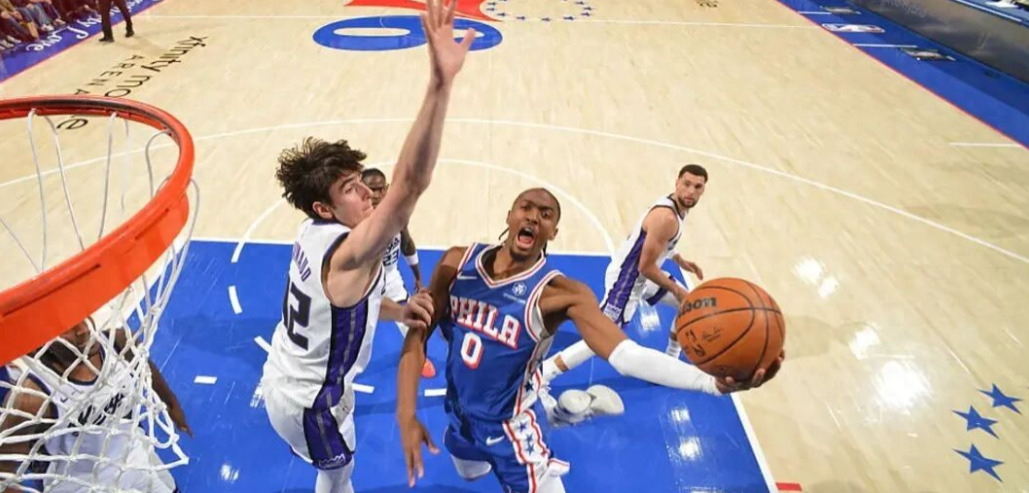 NBA常规赛继续开打，76人坐镇主场迎战国王，本场比赛威少因伤缺阵。最终经过四节