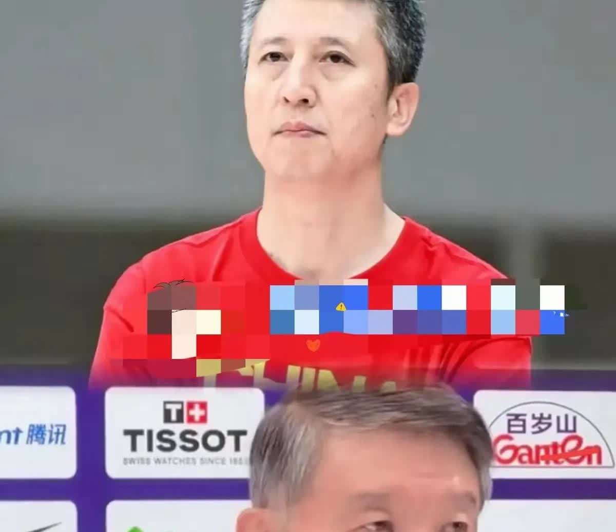 郭士强与宫鲁鸣区别之二。郭士强是根据球员的状态来换人，比如他一直看好胡明轩，但胡