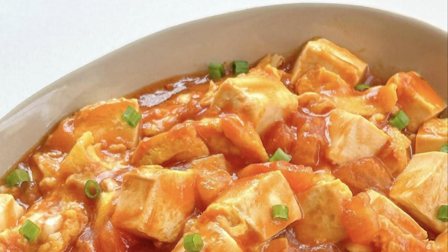 “别再只会炖豆腐了！试试这个做法，酸甜开胃，好吃到停不下来”