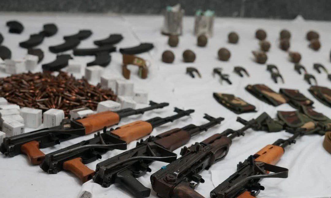 伊朗内政部查获了伊拉克库尔德武装向伊朗境内走私的一批武器弹药