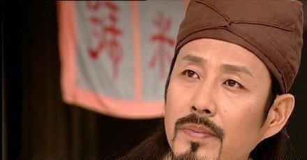 “知名战地记者”唐师曾说：“演员陈道明，演技很一般，演什么都一个样，总是端着，演