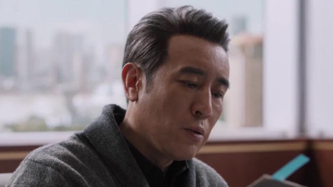 《白日梦与她》：一部颠覆传统的都市职场剧，看女强男弱的情感与职场真实碰撞