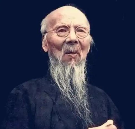 1950年左右，有人故意问张大千的学生冯璧池“究竟是你老师厉害还是齐白石厉害，”