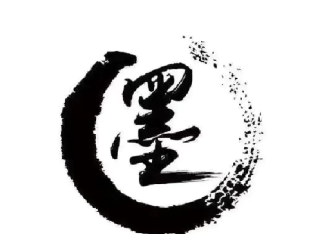 史载东方朔曾进献汉武帝一个机关人，能歌善舞，还会勾引妃子，差点被砍头。
春秋时期