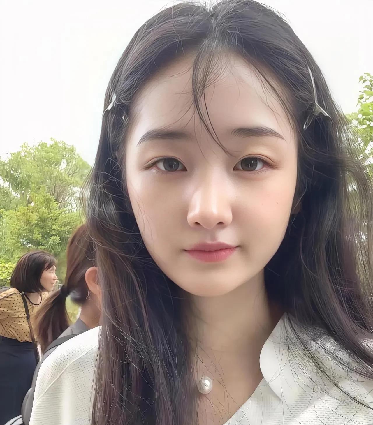 高考没考好
看来想改变命运
只能靠找个好对象了[害羞][害羞]