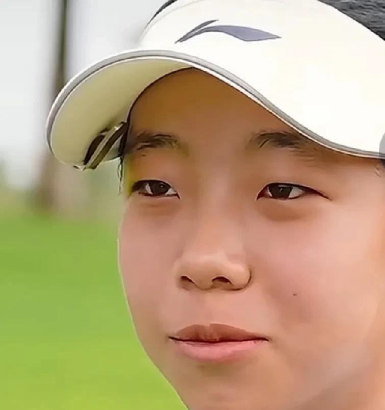 原来刘国梁的女儿这么优秀，真的是虎父无犬子啊！
刘宇婕，中国高尔夫运动员，小名“
