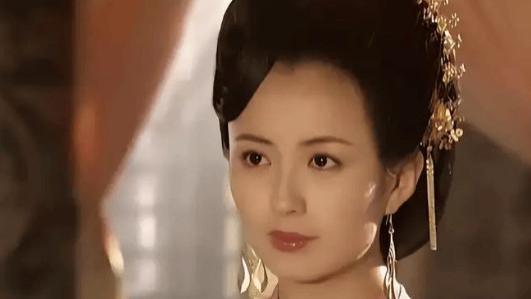 考古|还记得《至尊红颜》第一恶女徐盈盈吗？她从“童年阴影”又变成了“老头杀手”