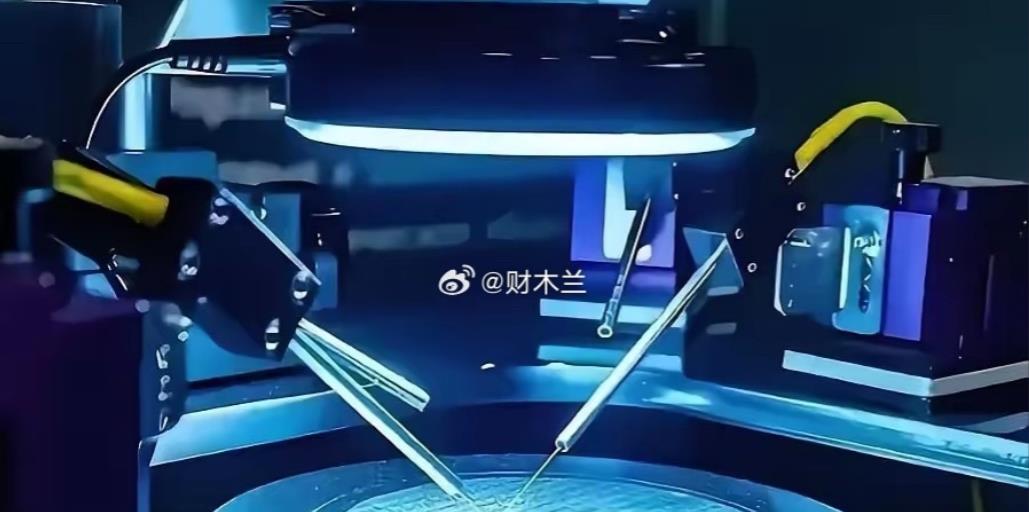 突破！突破！突破！
中国有了自己的光刻机！

信源：全国首台国产商业化电子束光刻