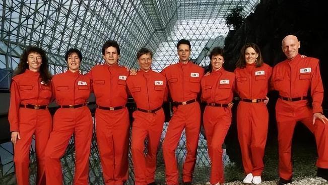 1991年，美国特意做了一个轰动全球的实验，把4男4女关在一起两年，再次打开房门