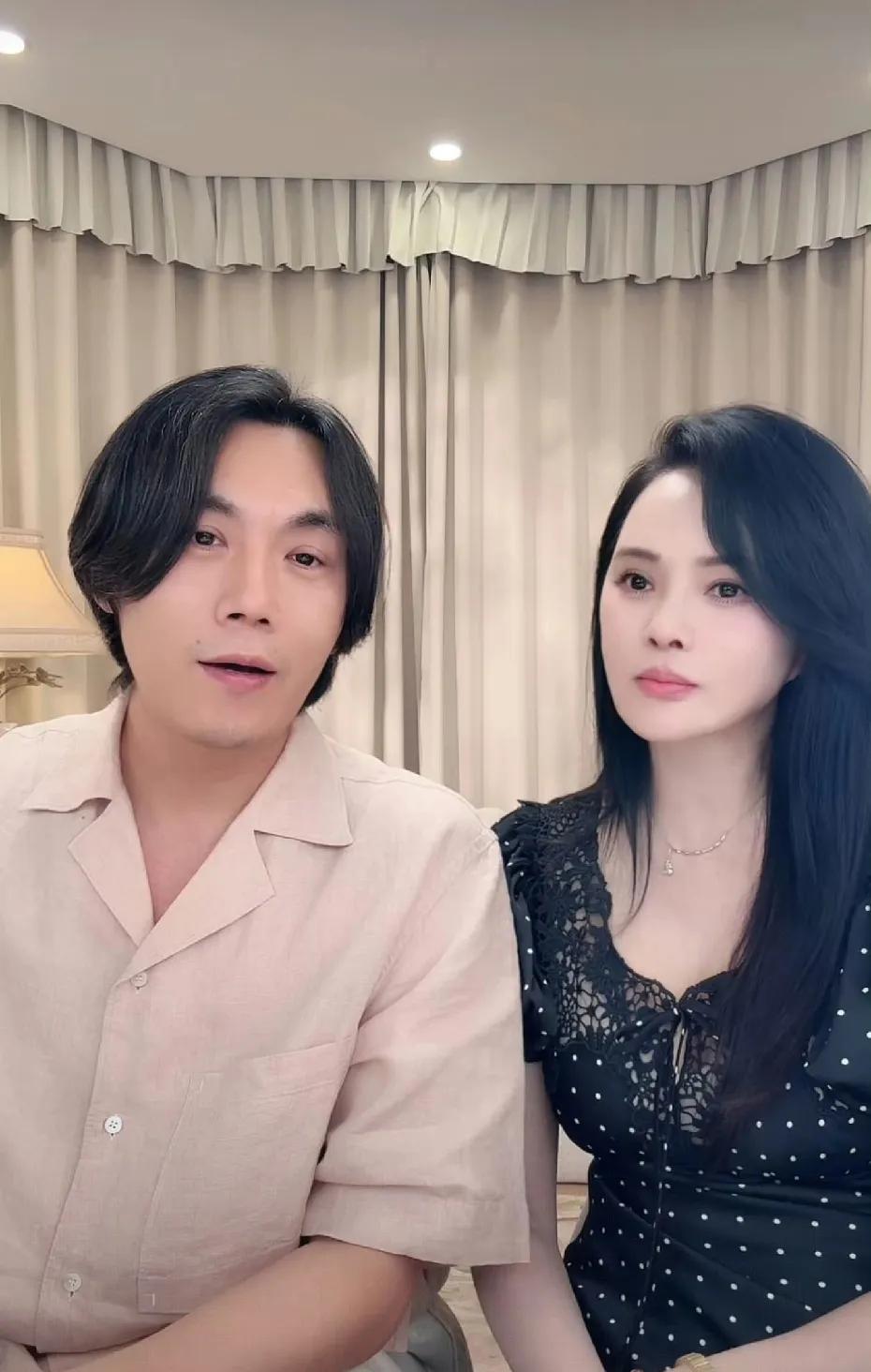 56岁的伊能静，
居然还面若娇花，臀肌饱满，
她才是低调的不老女神吧？
那些单身