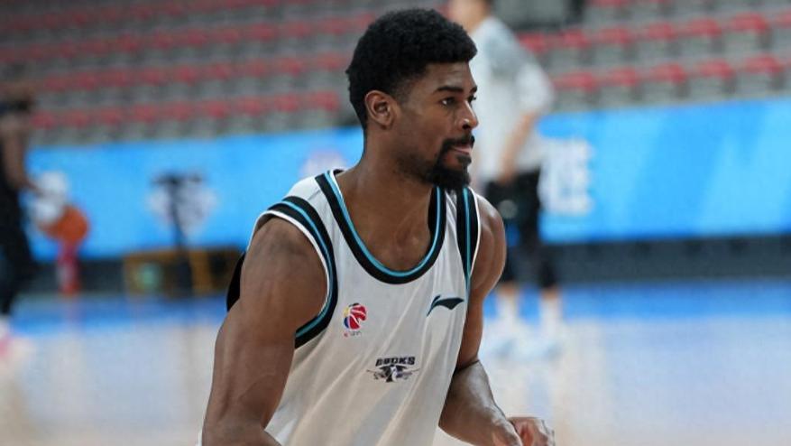 北京男篮主场战山东，新小外援贝利首秀，谁赢面大？