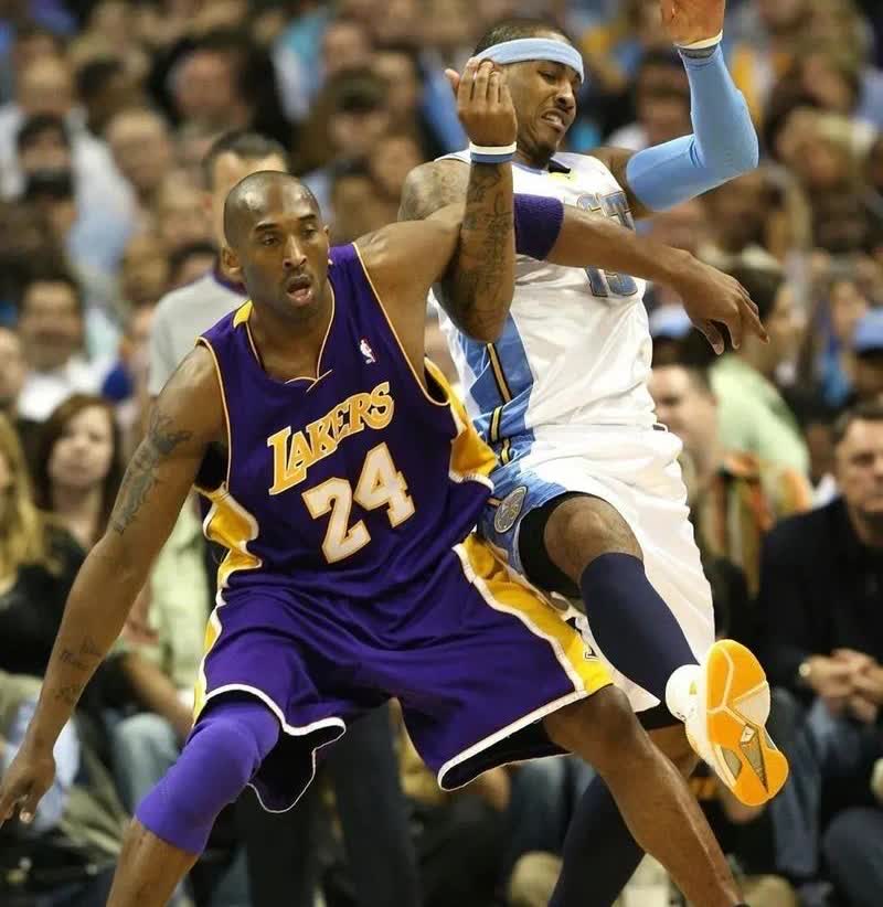 安东尼耿耿于怀啊

前NBA球员安东尼今日在一档节目中说道：“2011年时我