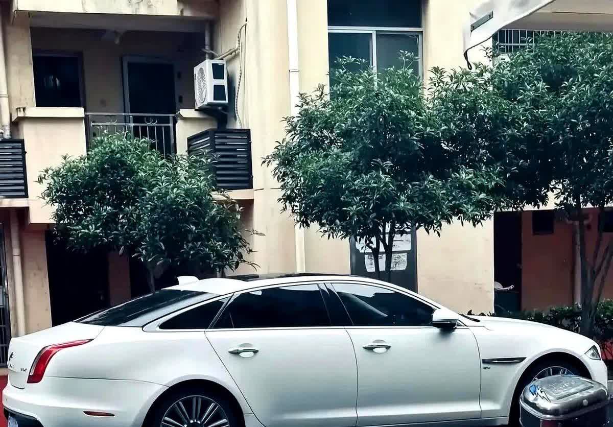 这是我迄今为止认为最美的一款车！不接收反驳，没有之一！只可惜现在已经停产了！

