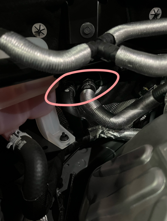 Ct5异响今天终于解决了，啦啦啦
之前车速50-60，车窗全部关闭的情况下，总听