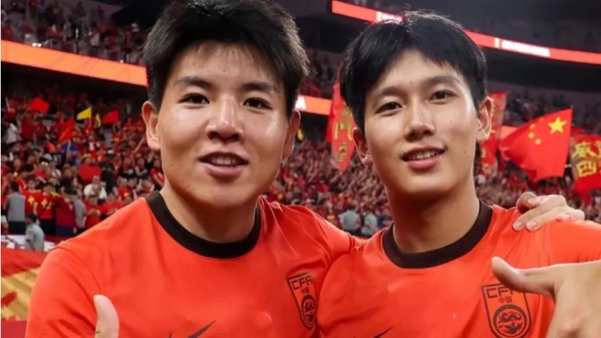 迈向英超舞台！U23国脚徐彬启程赴英，或加盟狼队开启留洋新征程