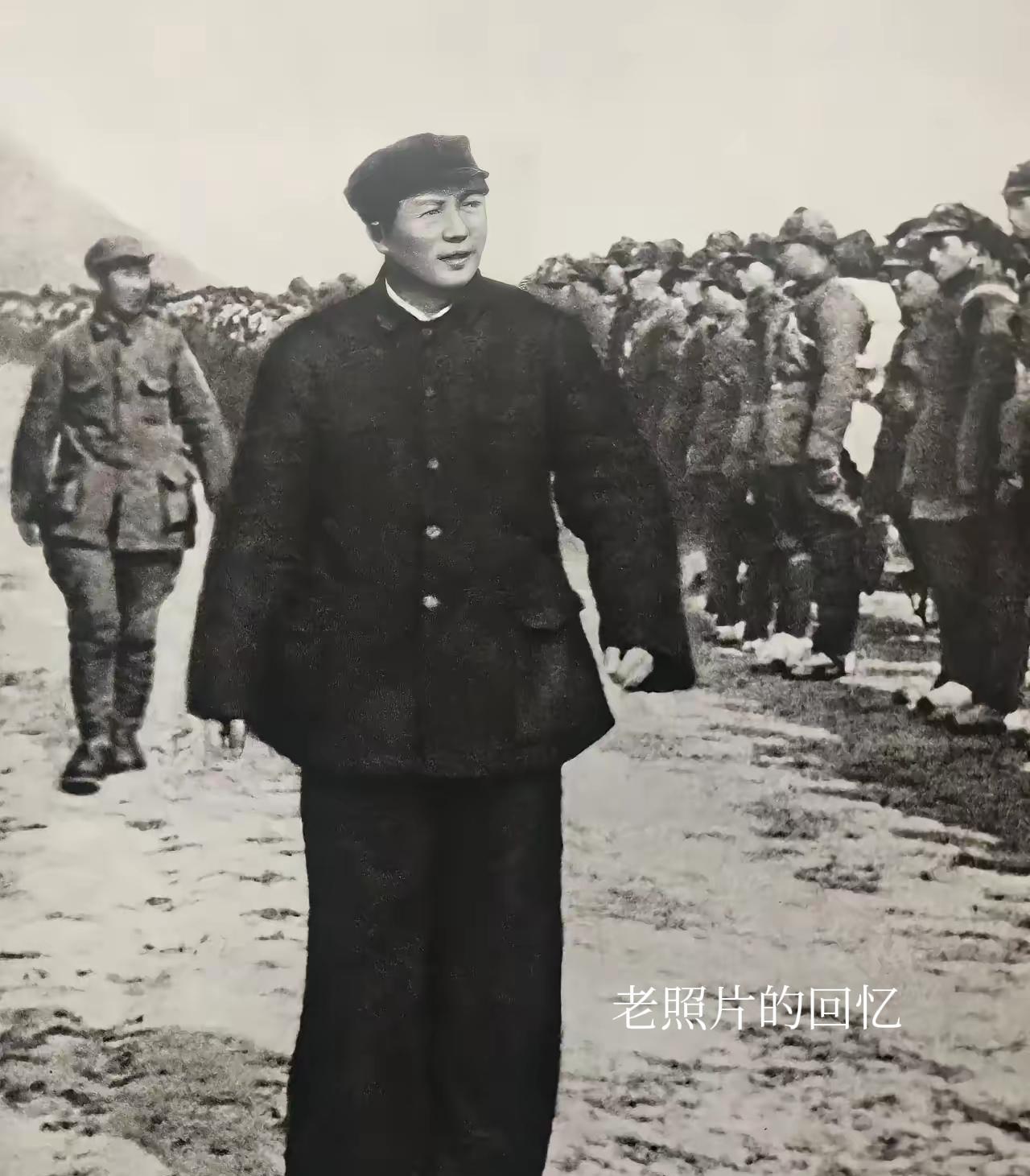 珍贵的一张照片。
伟人的风采，运筹帷幄，决胜千里之外，万众一心日本降，威武霸气的