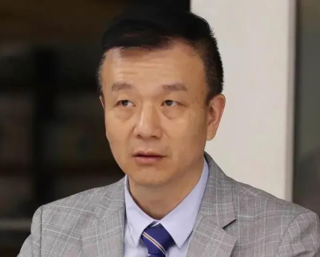 台湾“土房哥”于北辰再闹笑话，成了“印度高级黑”！他曾经为了抹黑贬低大陆军力，硬