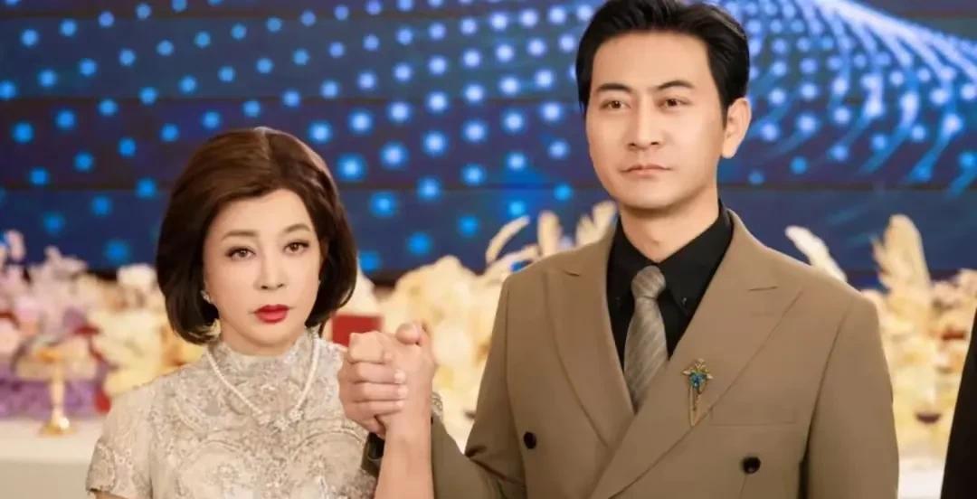 我现在才知道短剧演员为什么一个个都那么漂亮了，皮肤光滑白嫩细腻没有一点瑕疵的，看