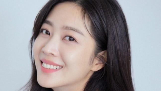 恭喜！曹宝儿宣布怀孕喜讯，经纪公司恳请粉丝温暖守护