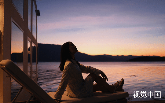女儿自带餐具后被学校强制断食，还要手洗全校碗筷，我带律师上门讨说法，校长却自称是我公公