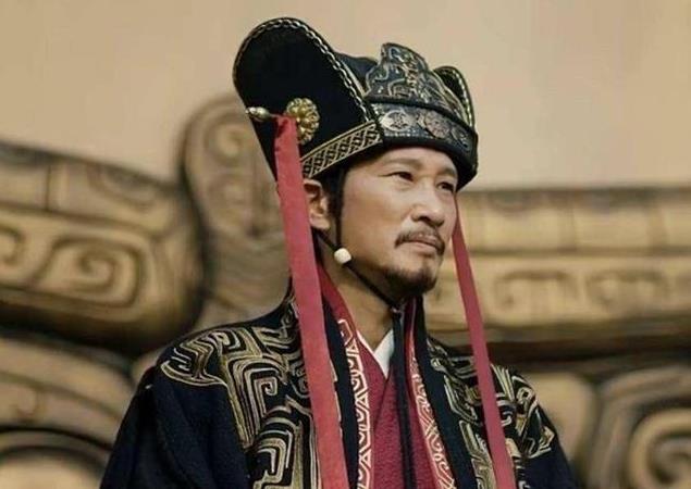 曹操逼死荀彧，看起来短期内似乎没有什么后果，毕竟在刀锋的威逼之下，颍川士族似乎不