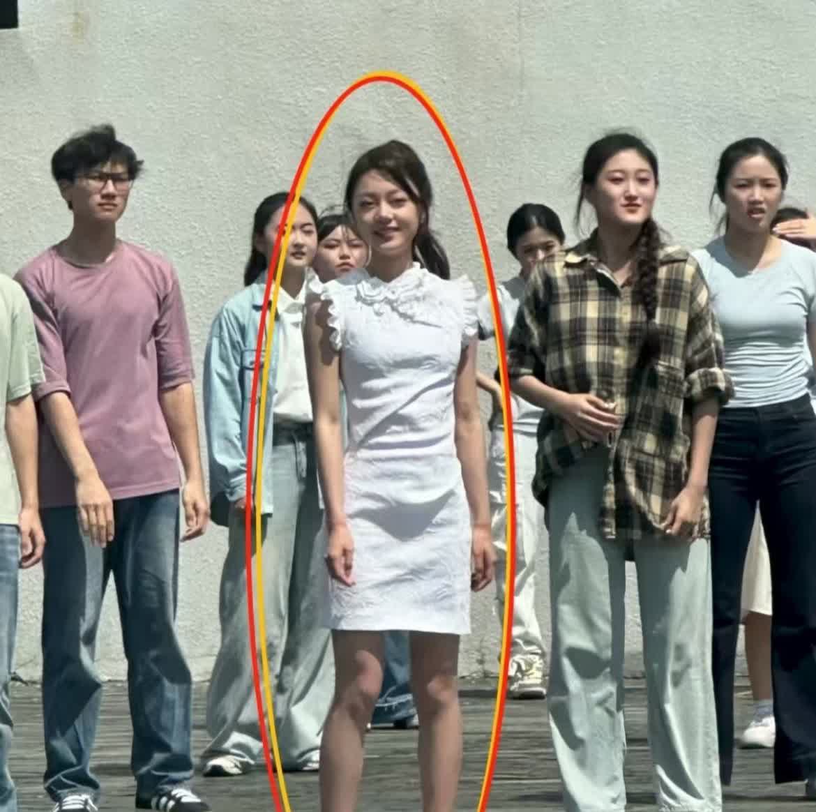 麻了...没人说她路透长这样啊...
