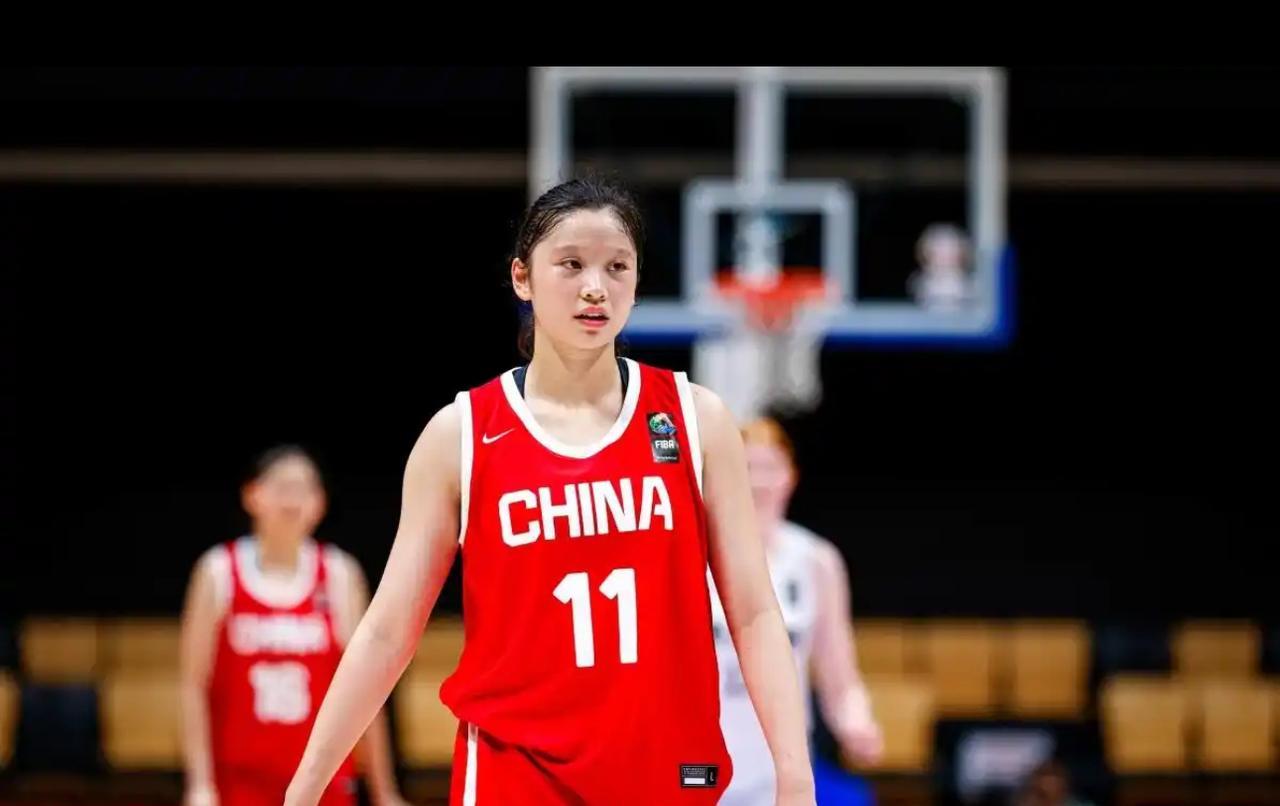 21分惨败！人高马大，篮板抢不到、篮下攻不进、防守防不住、还失误频频！难道中国女