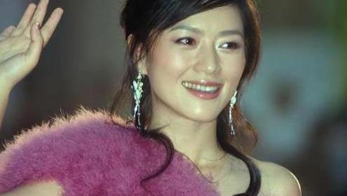 历经多年追求陆毅，最后成为豪门寡妇，父亲瘫痪母亲去世丈夫离世