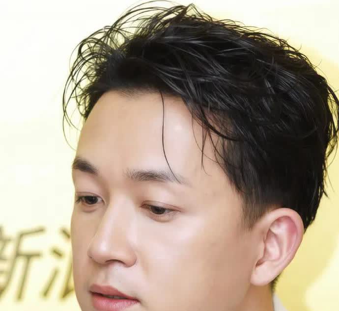 潘粤明表示，2023年2月5日，前妻董洁转发了他祝福儿子顶顶生日的博文，那是他们