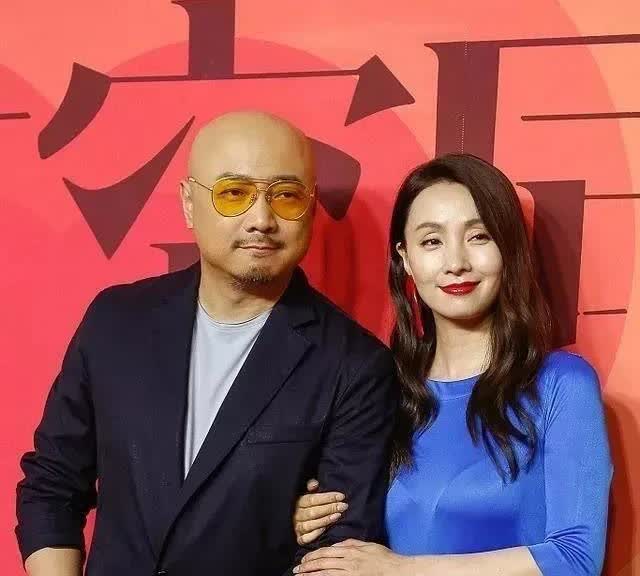 一次，徐峥请朋友吃饭花了一万，准备买单时，却尴尬地发现卡里没有钱，于是他立马给陶